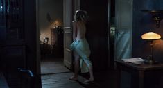 Голая грудь Юлии Пересильд в фильме «Холодное танго» фото #14