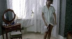 Наталья Круглова оголила попу в фильме «Час пик» фото #8