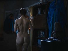 Полностью голая Ольга Тумайкина в фильме «Яды, или Всемирная история отравлений» фото #11