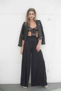Красотка Ана Беатрис Баррос засветила грудь на Fashion Week фото #5
