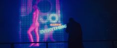 Ана де Армас оголила грудь и попу в фильме «Бегущий по лезвию 2049» фото #8