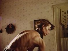 Голая грудь Анны Маланкиной в фильме «Заколдованные» фото #8