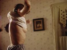 Голая грудь Анны Маланкиной в фильме «Заколдованные» фото #17