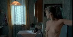 Голые сиськи Дарьи Мороз в сериале «Женщины в игре без правил» фото #1