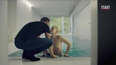 Голая грудь Дарьи Мороз в сериале «Содержанки» фото #2