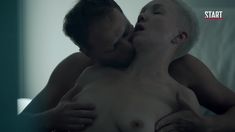 Голая грудь Дарьи Мороз в сериале «Содержанки» фото #8