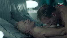 Голая грудь Дарьи Мороз в сериале «Содержанки» фото #11