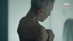 Голая грудь Дарьи Мороз в сериале «Содержанки» фото #21