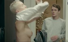 Голая грудь Дарьи Мороз в сериале «Содержанки» фото #25