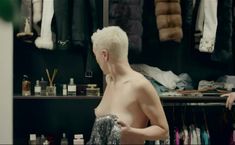 Голая грудь Дарьи Мороз в сериале «Содержанки» фото #29