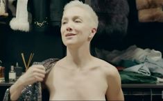 Голая грудь Дарьи Мороз в сериале «Содержанки» фото #30