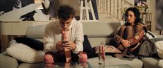 Даша Астафьева оголила грудь и попу в фильме «Свингеры» фото #28