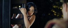 Даша Астафьева оголила грудь и попу в фильме «Свингеры» фото #44