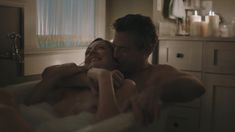 Голая грудь Джуди Грир в сериале «Шучу» фото #8