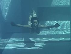 Дэйви Декер снялась голой в фильме «Дневник нудистки» фото #3