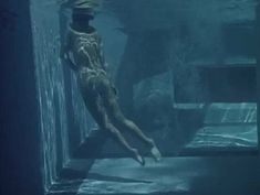 Дэйви Декер снялась голой в фильме «Дневник нудистки» фото #5