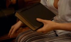 Ирина Низина засветила грудь в сериале «Операция: Супермаркет» фото #2