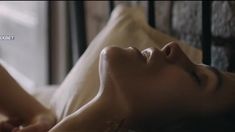 Кира Найтли оголила грудь и попу в фильме «Последствия» фото #9