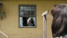 Кэрол Уэйерс оголила грудь и попу в сериале «Манхэттен» фото #1