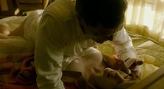 Лорен Ли Смит оголила грудь в фильме «Форма воды» фото #10
