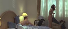 Полностью голая Нина Подольская в фильме «Близкий враг» фото #5