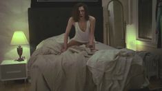 Ольга Дыховичная оголила грудь в фильме «Велкам хом» фото #4