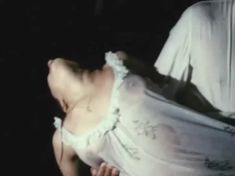 Ольга Чиповская засветила грудь в фильме «Затишье» фото #9