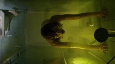 Голые сиськи Паз Вега в сериале «Беглянка» фото #1