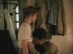 Татьяна Догилева показала голую грудь в фильме «Афганский излом» фото #1