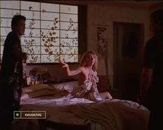 Голая грудь Тери Гарр в фильме «От всего сердца» фото #5