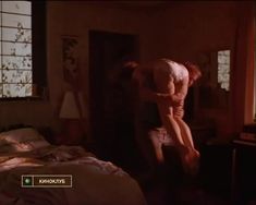 Голая грудь Тери Гарр в фильме «От всего сердца» фото #10