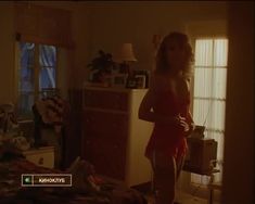 Голая грудь Тери Гарр в фильме «От всего сердца» фото #24