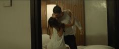 Голая грудь Хании Амар в фильме «Случай в отеле «Нил Хилтон»» фото #9