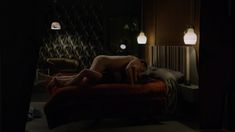 Эсси Дэвис засветила грудь в сериале «Электрические сны Филипа К. Дика» фото #5