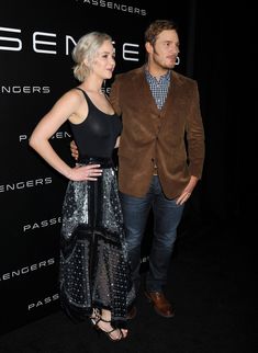 Дженнифер Лоуренс в прозрачной майке на презентации CinemaCon фото #13