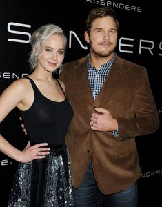 Дженнифер Лоуренс в прозрачной майке на презентации CinemaCon фото #14