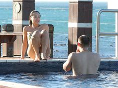 Соблазнительные изгибы тела Майлин Класс в бикини фото #30