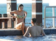 Соблазнительные изгибы тела Майлин Класс в бикини фото #32