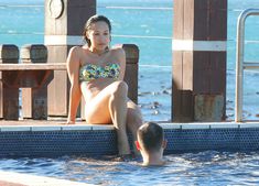 Соблазнительные изгибы тела Майлин Класс в бикини фото #34