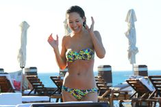 Соблазнительные изгибы тела Майлин Класс в бикини фото #39