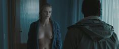 Голая Шарлиз Терон в фильме «Пылающая равнина» фото #7