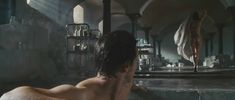 Голая попка Анджелина Джоли в фильме «Особо опасен» фото #1