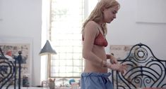 Голая Дакота Джонсон в фильме «Больший всплеск» фото #3