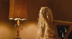 Голая грудь Линдси Лохан в фильме «Мачете» фото #2