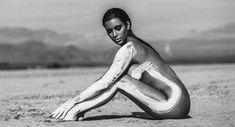 Обнаженная Ким Кардашьян в фотосессии в пустыни фото #9