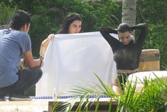 Горячие фото Ким Кардашьян на съемках в Punta Mita фото #4