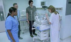 Голая Альба Рорвахер в фильме «Голодные сердца» фото #8