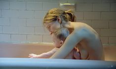 Голая Альба Рорвахер в фильме «Голодные сердца» фото #12