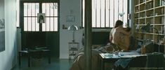 Красотка Ана Жирардо засветила грудь в фильме «Верные друзья» фото #1