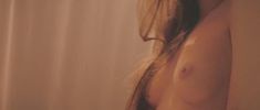 Голая грудь Анджелины Джоли в фильме «Киборг 2. Стеклянная тень» фото #2